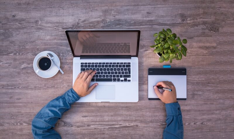 An Introduction to Motion Graphics for 3D Designers An Introduction to Motion Graphics for 3D Designers