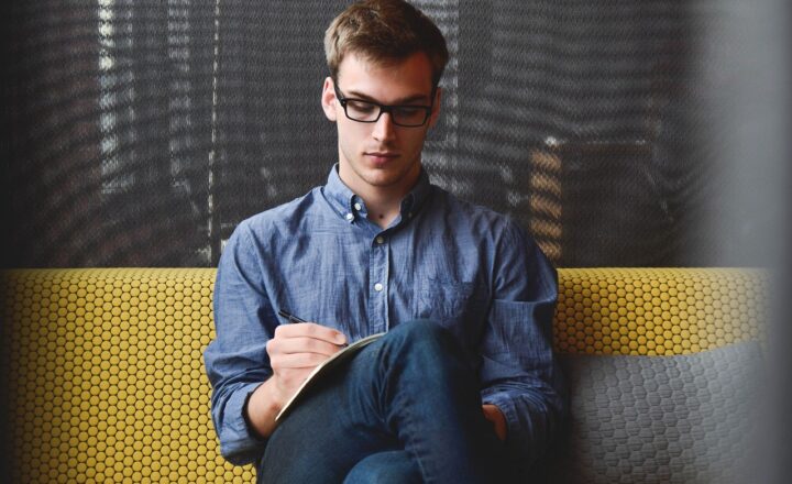 Building a Personal Brand as a Freelance Designer: Tips to Stand Out