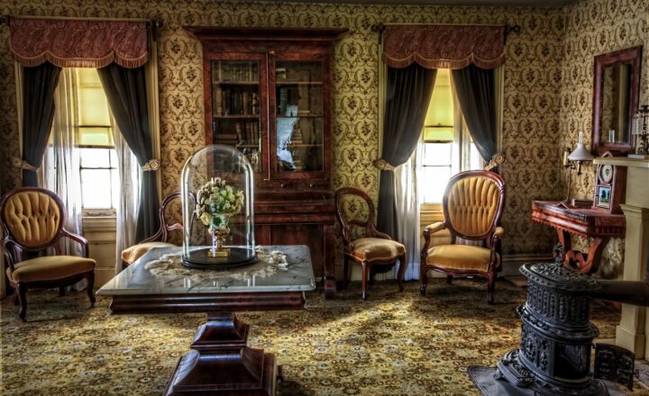 How to Restore Old Furniture as a Fun DIY Hobby with an Artistic Touch