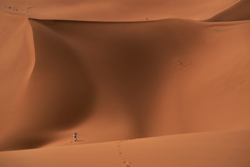 The Wonders of Desert Sand: Why Some Sands Sing, Shift, and Change Colors The Wonders of Desert Sand: Why Some Sands Sing, Shift, and Change Colors