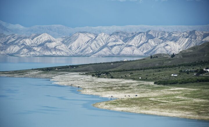 How Dams Impact Rivers and the Surrounding Ecosystem: A Look at the Pros and Cons