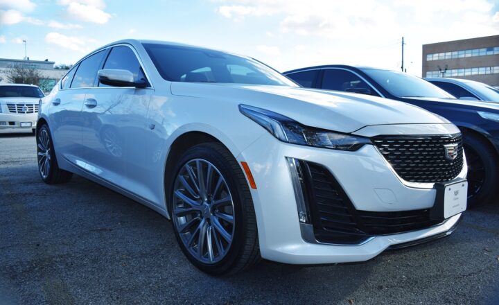 How to Decide Between an SUV and a Sedan: Understanding Space, Style, and Practicality