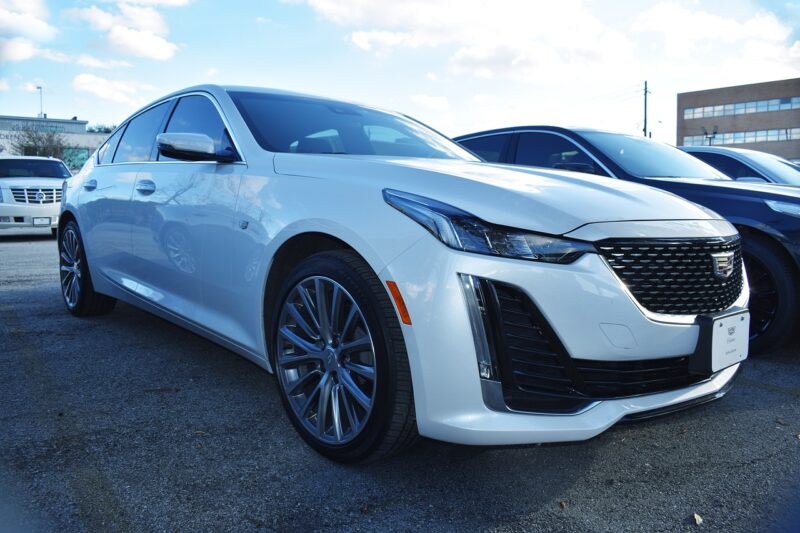 How to Decide Between an SUV and a Sedan: Understanding Space, Style, and Practicality