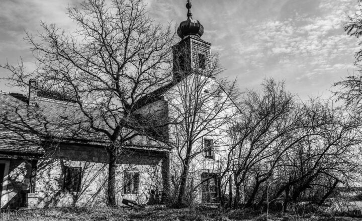 The Allure of Destruction: Why We’re Fascinated with Post-Apocalyptic Worlds in Games and Comics