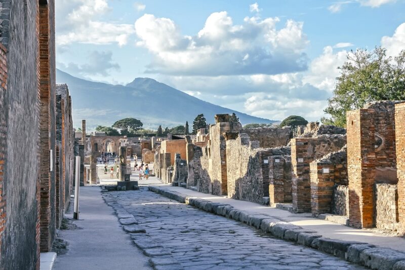 The Story of Pompeii: Life and Death in an Ancient City