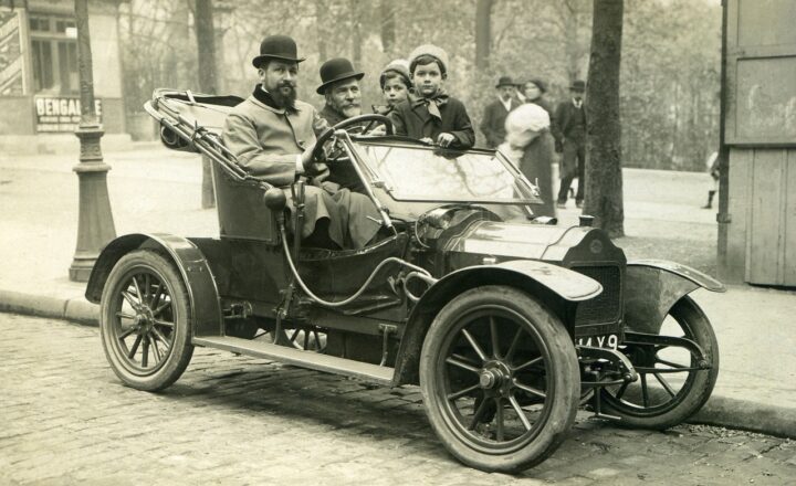 The Industrial Revolution: How It Transformed Society and Shaped the Modern World