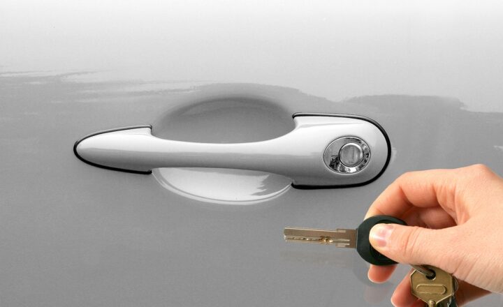The Pros and Cons of Leasing vs. Buying a Midlife Car
