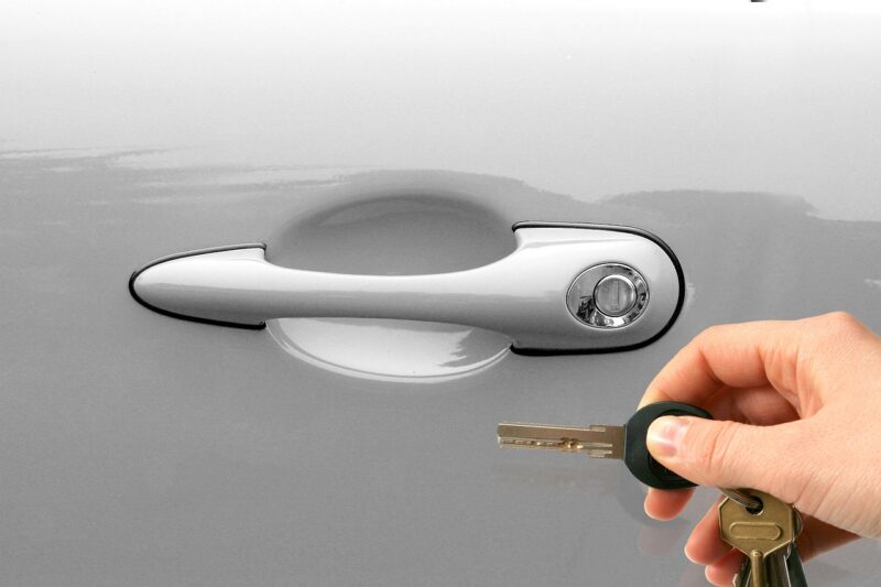 The Pros and Cons of Leasing vs. Buying a Midlife Car