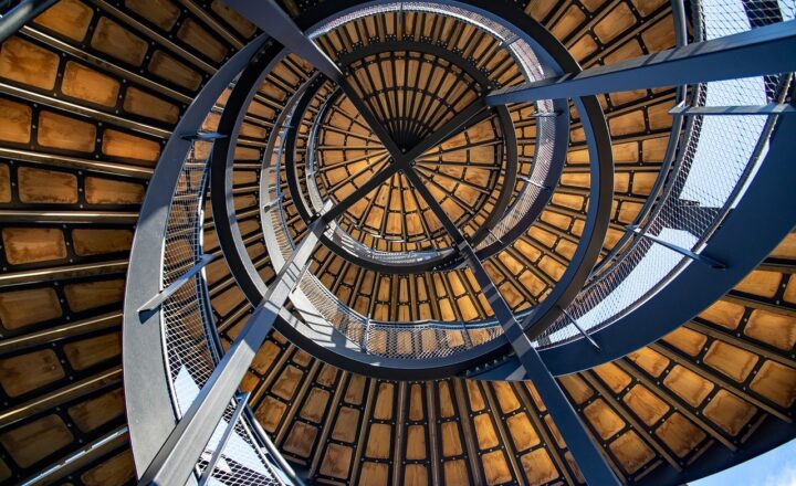 The Influence of Art Deco in Modern Interior Design Trends