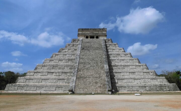 The Lost Civilization of the Maya: Unsolved Mysteries of a Vanished Empire