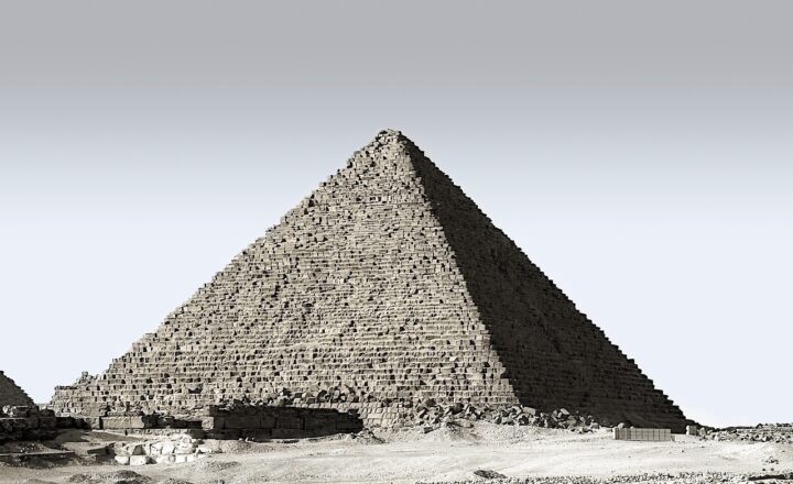 The Curse of the Pharaohs: Strange Events Linked to King Tutankhamun’s Tomb