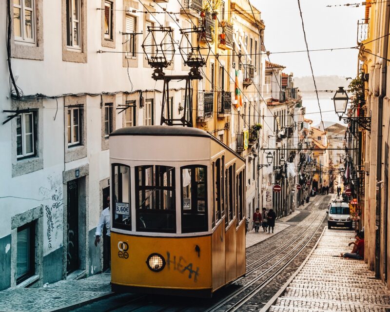 How Transportation Choices Affect Urban Development and Real Estate How Transportation Choices Affect Urban Development and Real Estate