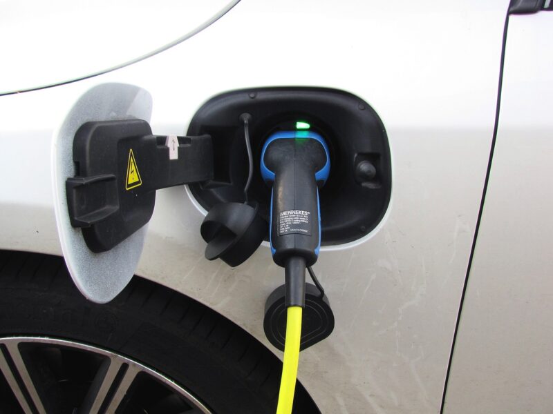 The Benefits of Hybrid Cars: Fuel Savings and Eco-Friendly Transportation