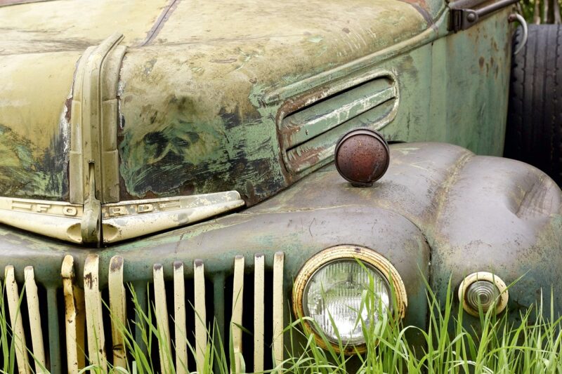 How to Select the Right Car for Middle Age: Balancing Practicality and Performance