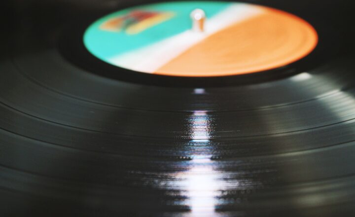 The Tale of the Voice-O-Graph: A Strange Device That Let You Record Your Own Songs