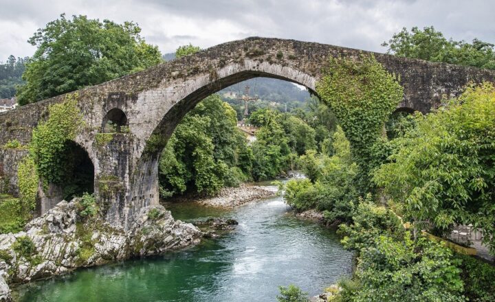 The Time Julius Caesar’s Soldiers Built a Bridge in 10 Days