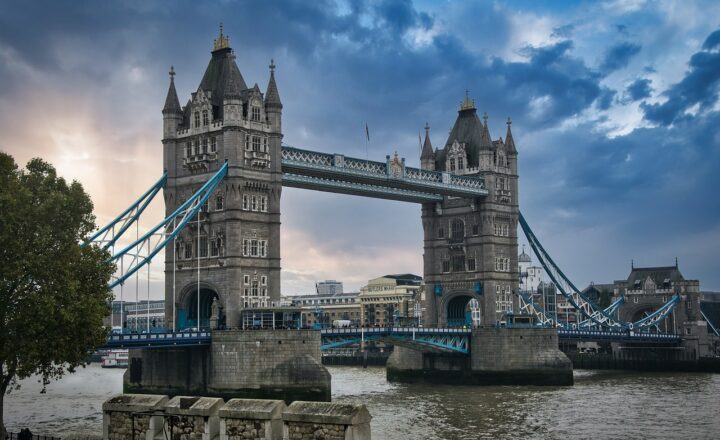 The Time London Bridge Was Sold and Rebuilt in Arizona