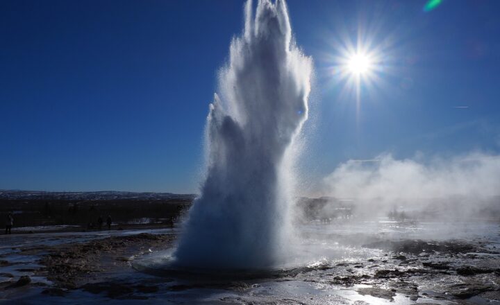 How Geysers Work: The Role of Heat and Pressure