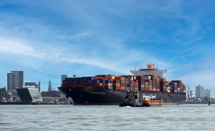 How Advanced Logistics Keep Modern Armies Supplied During Extended Campaigns