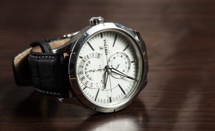 How to Style Accessories to Transform a Simple Outfit Into a Showstopper