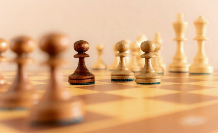 How to Shop Smart: Choosing Timeless Fashion Pieces Over Trends