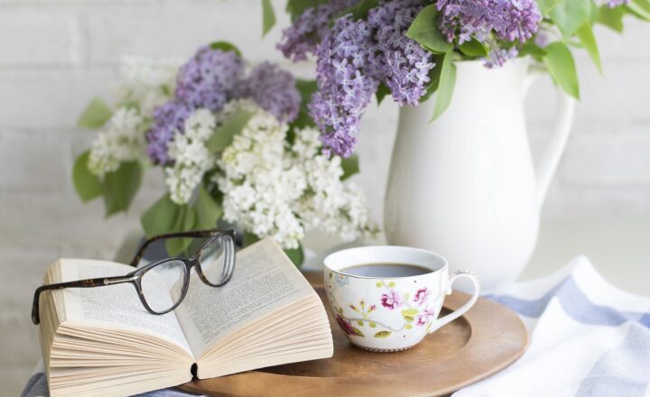 How to Create a Cozy Reading Nook With Simple DIY Touches