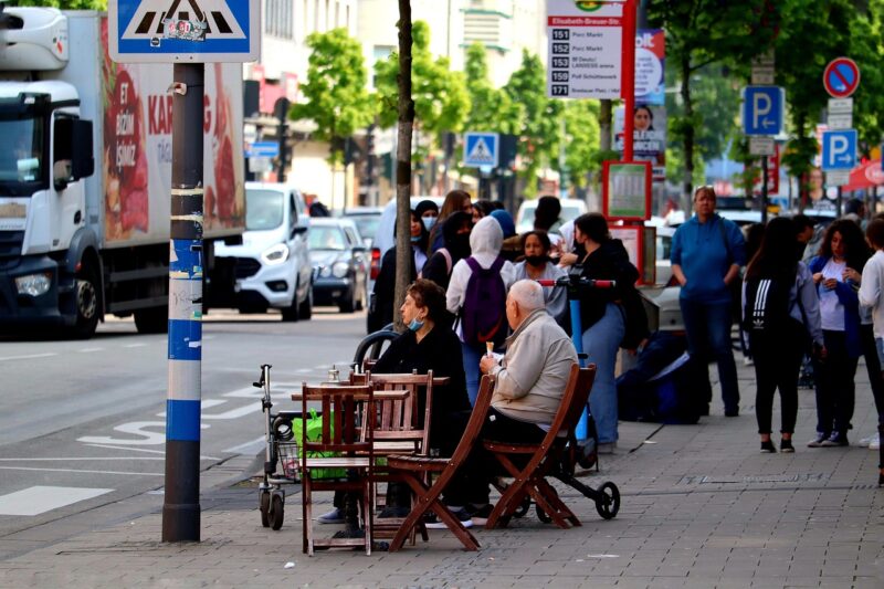 How National Languages Unite and Divide Multicultural Societies How National Languages Unite and Divide Multicultural Societies
