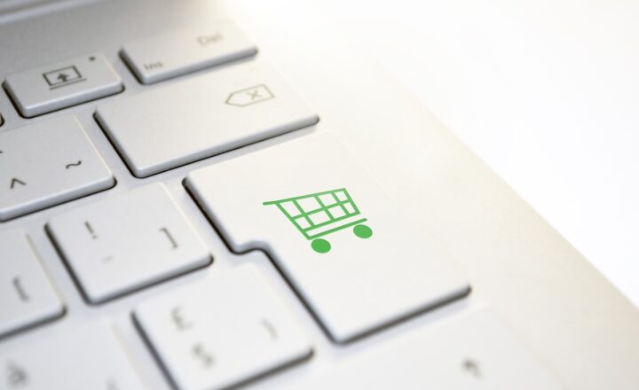 The Role of AI in Revolutionizing the E-Commerce Industry