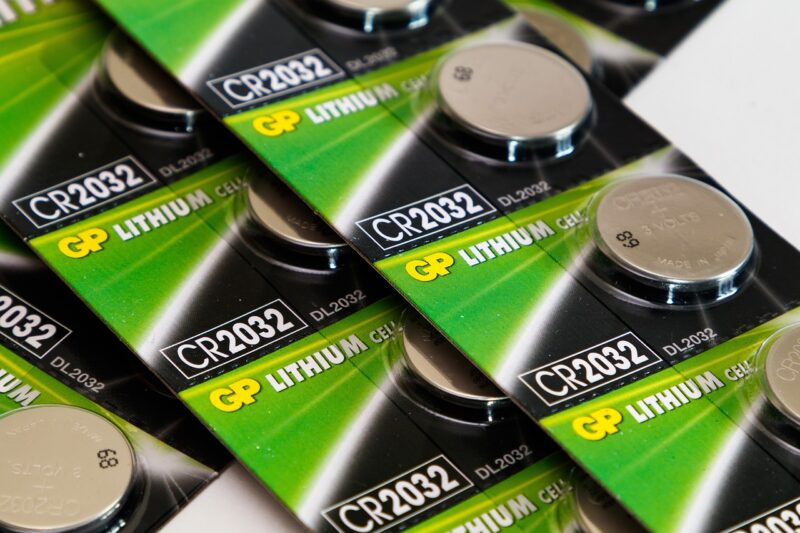 How Alkaline and Lithium Batteries Differ Chemically How Alkaline and Lithium Batteries Differ Chemically