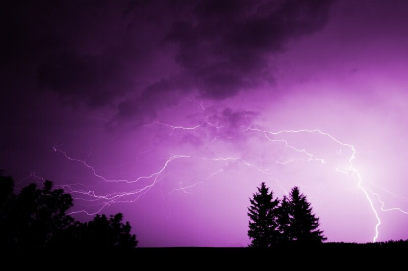 What Causes Lightning? Understanding Electrical Discharges in Nature What Causes Lightning? Understanding Electrical Discharges in Nature