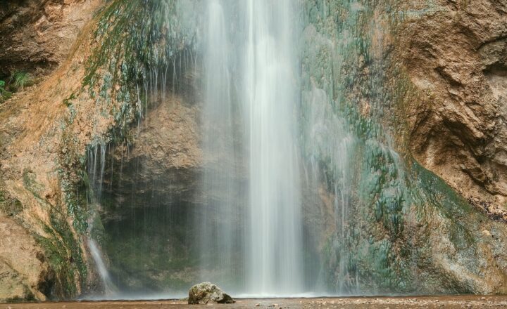 The Physics of Waterfalls: How Gravity and Motion Create Nature’s Spectacle