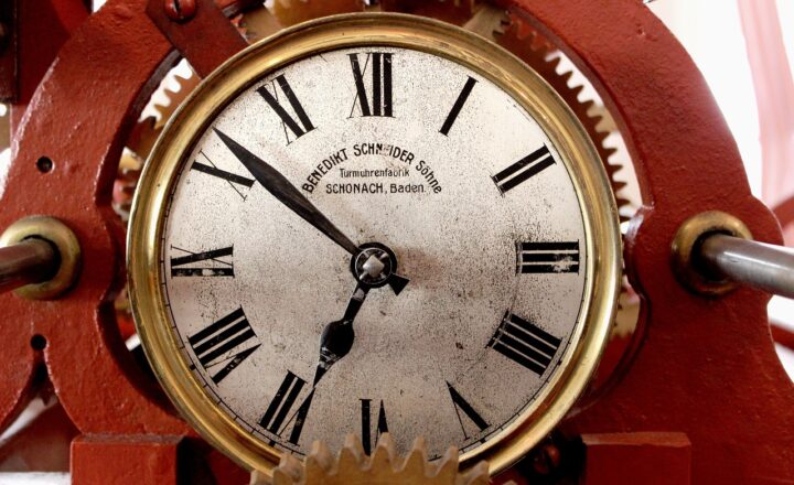 The History of Timekeeping: From Sundials to Atomic Clocks