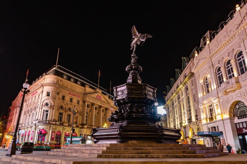 How the World’s Most Famous Landmarks Were Built Against All Odds