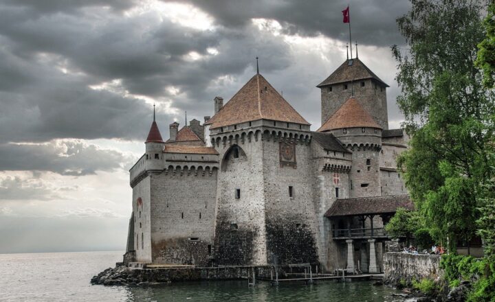 The Most Breathtaking Castles Around the World and Their Fascinating Histories