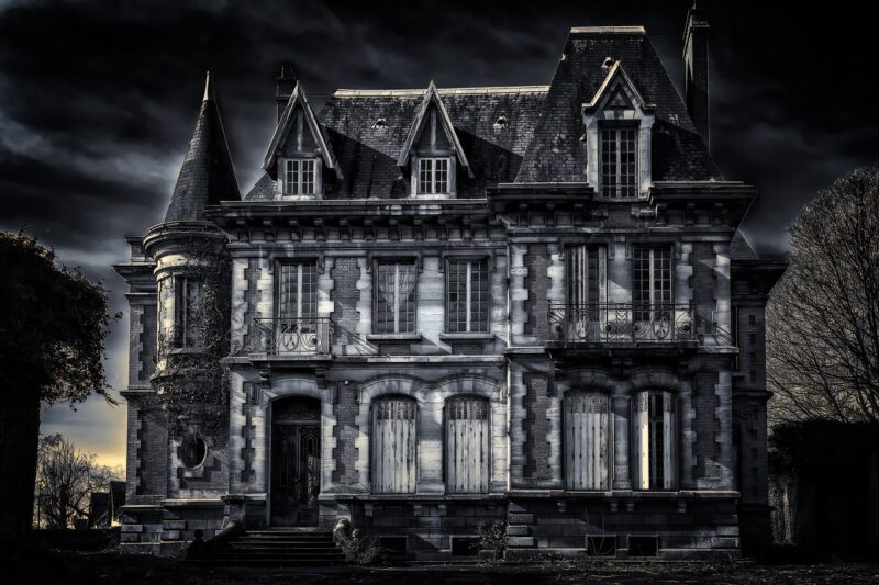 The Scariest Haunted Houses From Horror Movies That Will Leave You Trembling