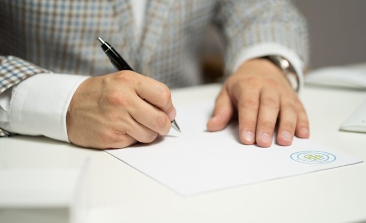 The Strategies Freelancers Use to Negotiate Higher Rates and Better Contracts