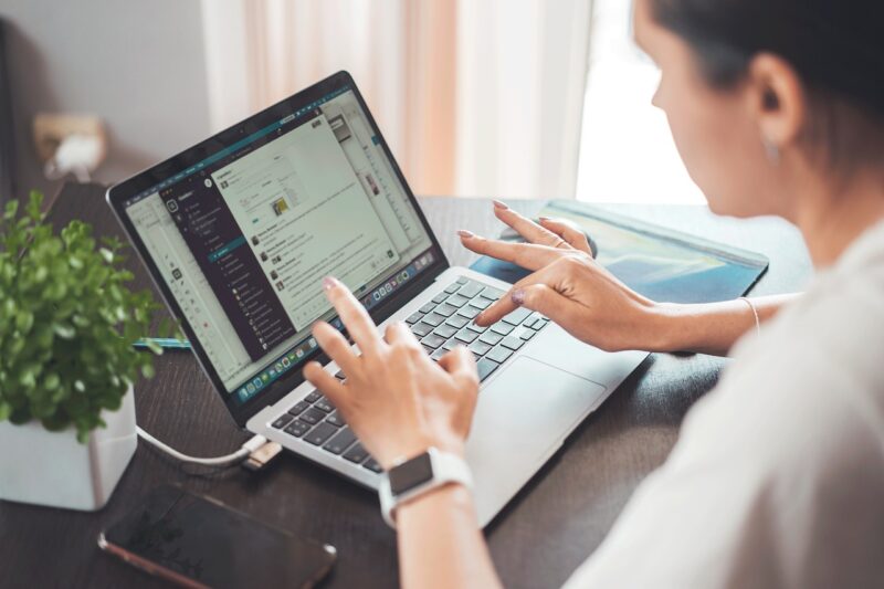 How the Internet Is Helping Small Businesses Compete on a Global Scale How the Internet Is Helping Small Businesses Compete on a Global Scale