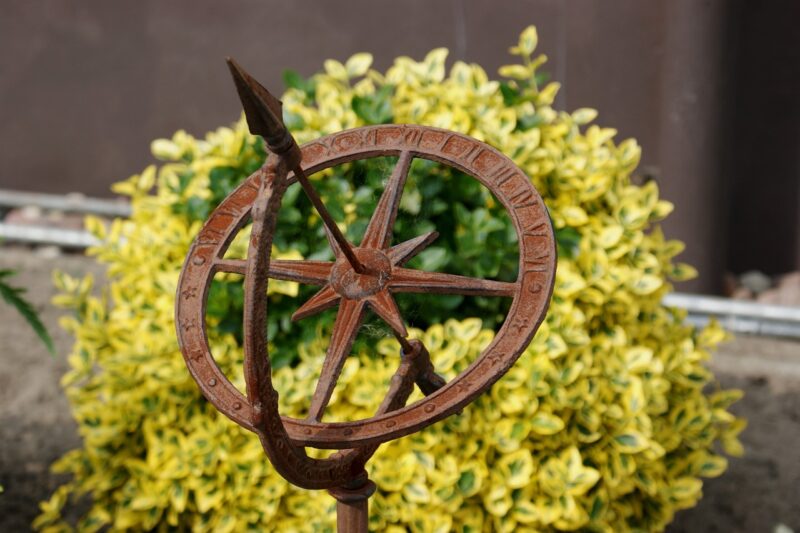 The Astonishing History of Sundials and How They Were Used to Measure Time and Plan Lives The Astonishing History of Sundials and How They Were Used to Measure Time and Plan Lives