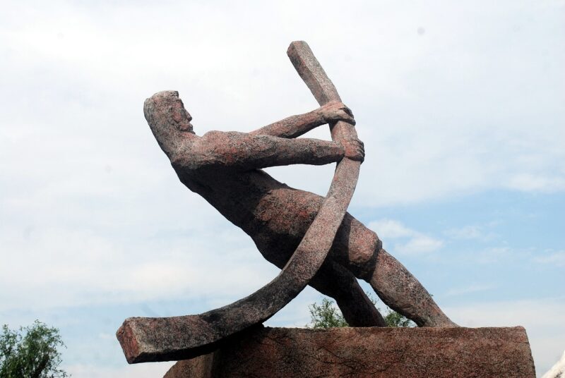 How Simple Tools Like the Lever and Pulley Helped Create Some of the World’s Greatest Structures How Simple Tools Like the Lever and Pulley Helped Create Some of the World’s Greatest Structures