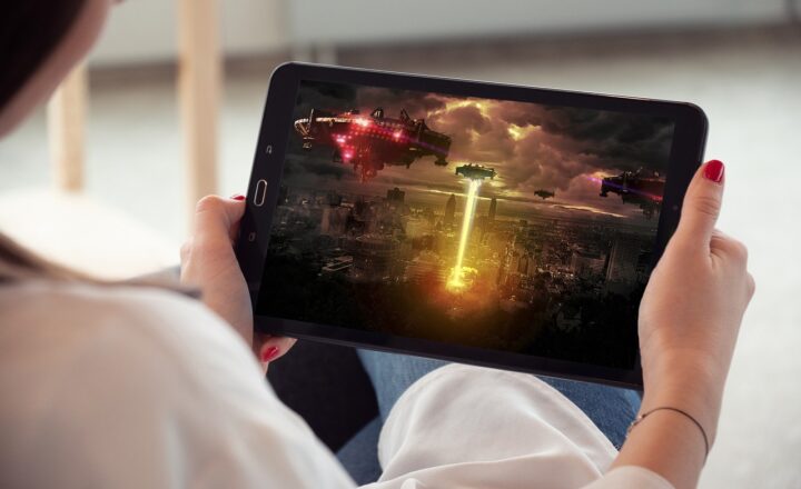 How the Internet Has Transformed the Way We Consume Entertainment and Discover New Trends