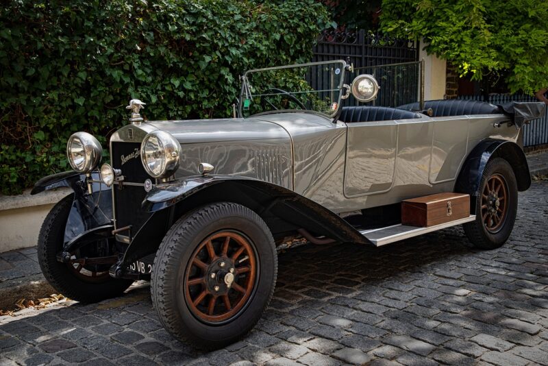 The Great Debate: Electric Cars vs. Gas-Driven Machines The Great Debate: Electric Cars vs. Gas-Driven Machines