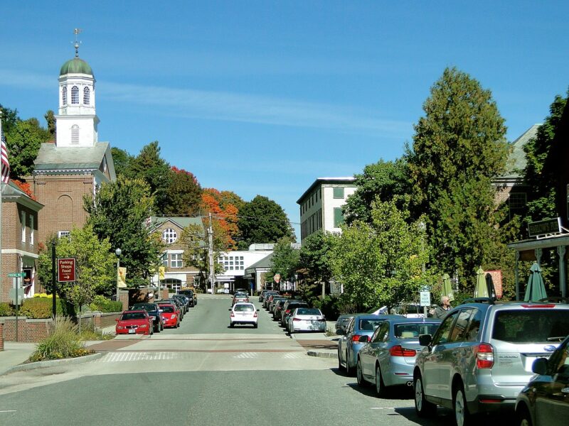 The Role of Small Towns in Shaping National Cultures and Economies The Role of Small Towns in Shaping National Cultures and Economies