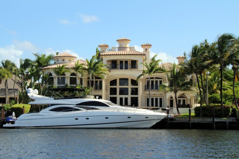 Inside the Minds of Millionaires: 10 Money Habits They Swear By Inside the Minds of Millionaires: 10 Money Habits They Swear By